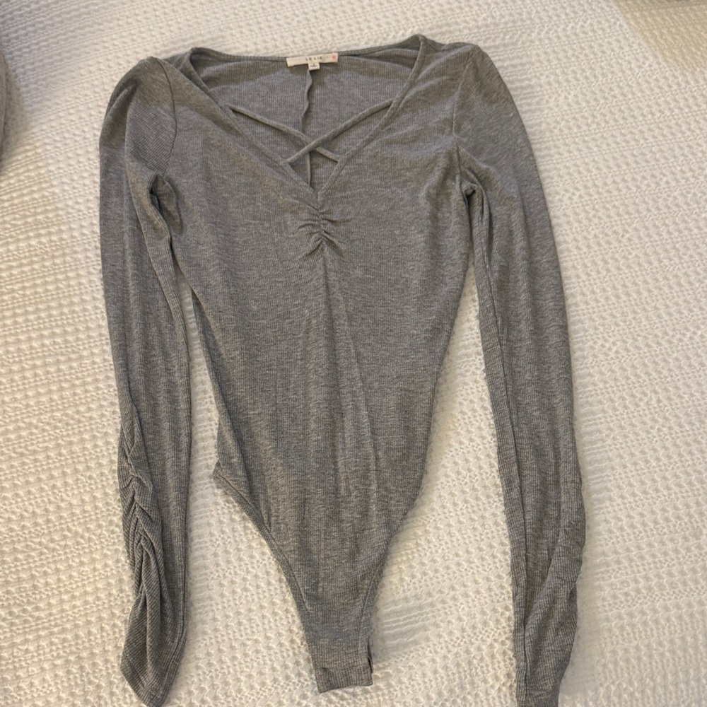 Chic Gray Long Sleeve Bodysuit